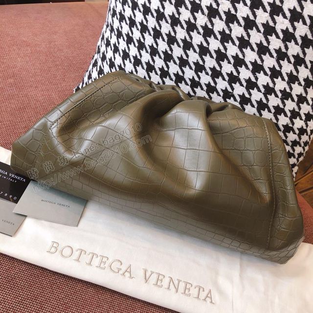 Bottega Veneta女包 寶緹嘉steny包 19新款BV鱷魚紋大號雲朵包 軍綠色  gxz1090